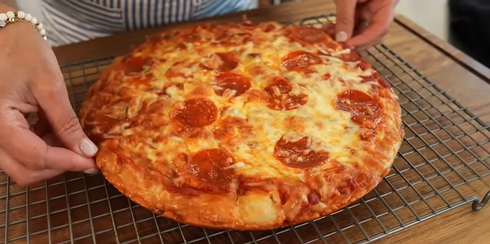 Best Viral TikTok Pizza Recipe Easy Skillet Method