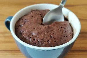 3 ingredient chocolate mug cake with molten center, ready in 2 minutes